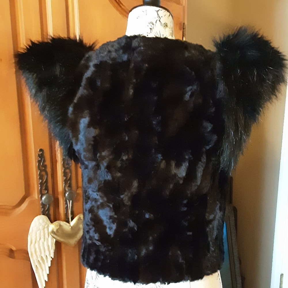 🖤 Faux Fur Vest - Picture 5 of 7